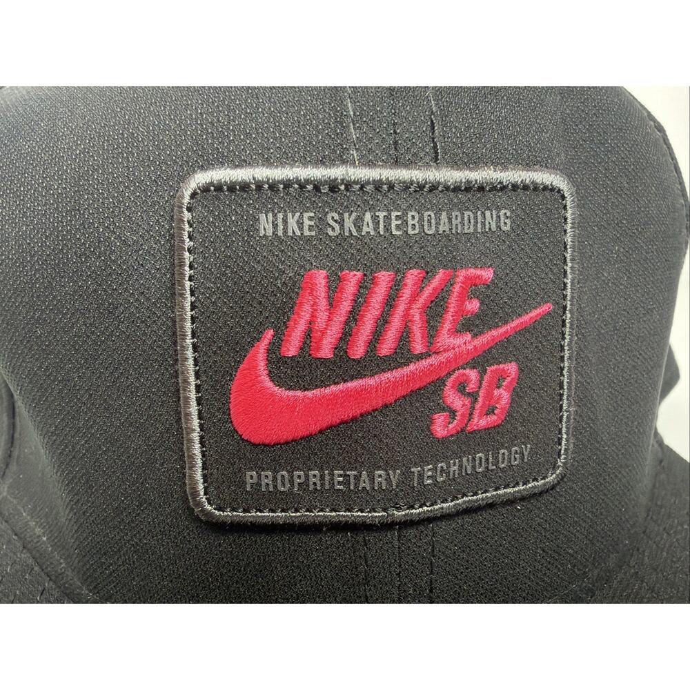 Nike SB Pro Dri-Fit Perforated SnapBack Black Hat - Picture 2 of 11
